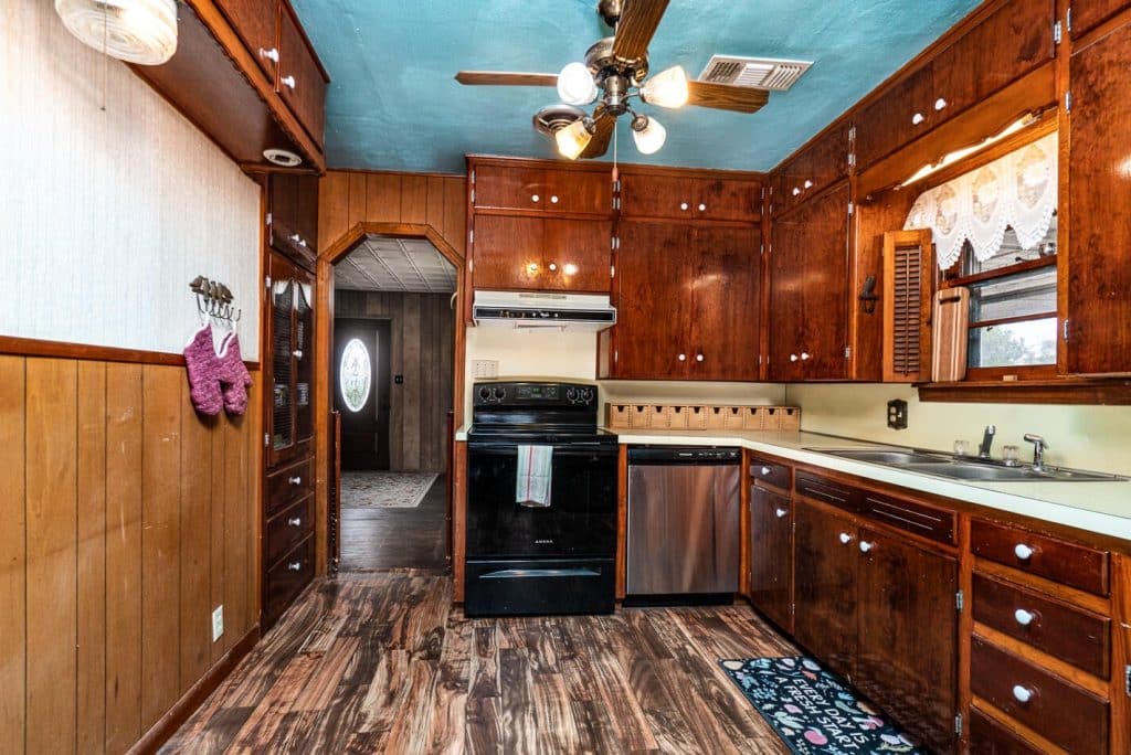 626 N Armstrong Ave Tulia, TX 79088 image 3
