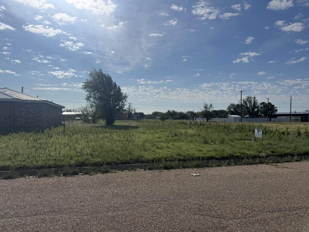 403 S Floyd Ave Tulia, TX 79088 image 1