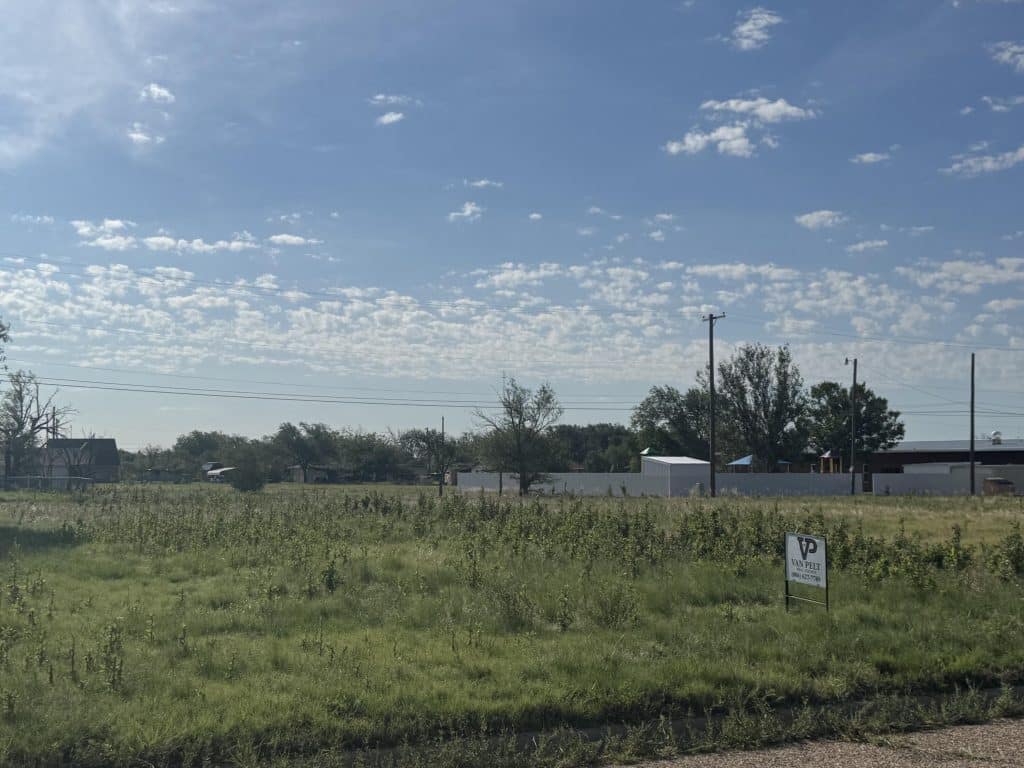 403 S Floyd Ave Tulia, TX 79088 image 2