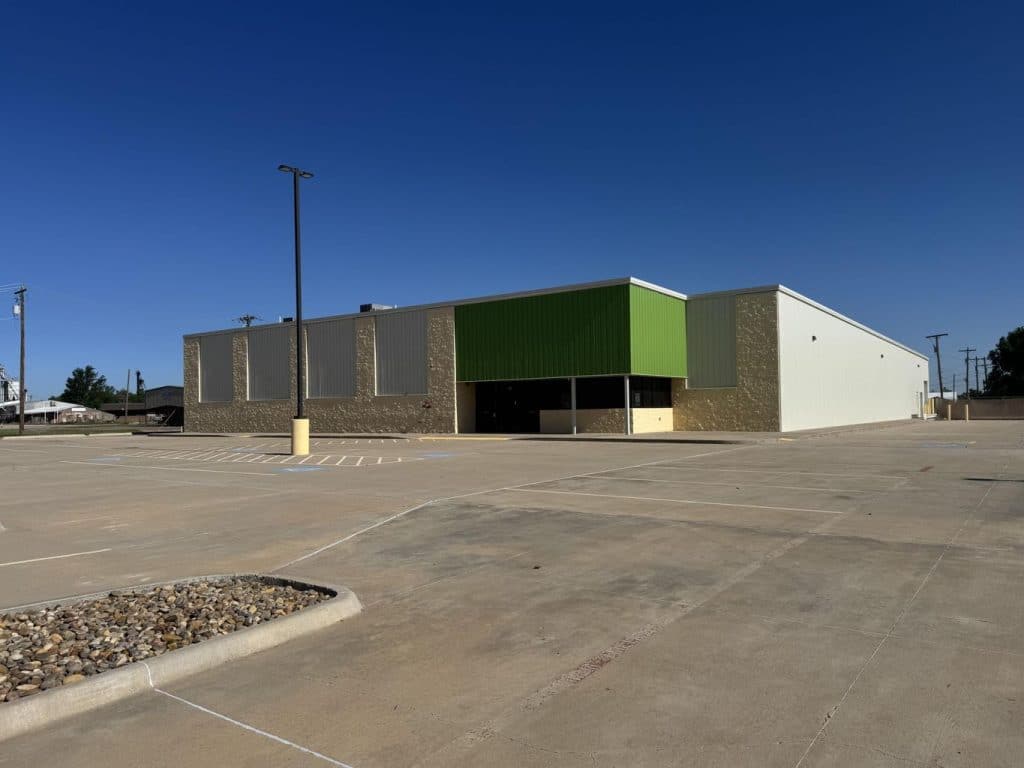 908 NW 6th St, Tulia, TX 79088 image 1
