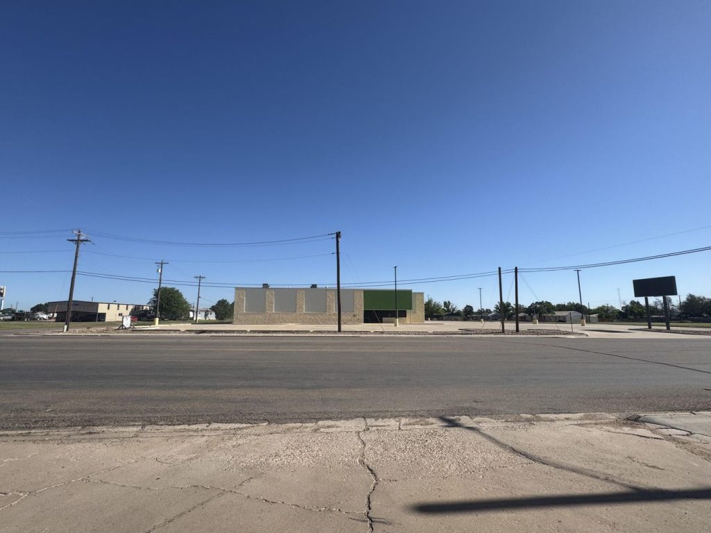 908 NW 6th St, Tulia, TX 79088 image 3