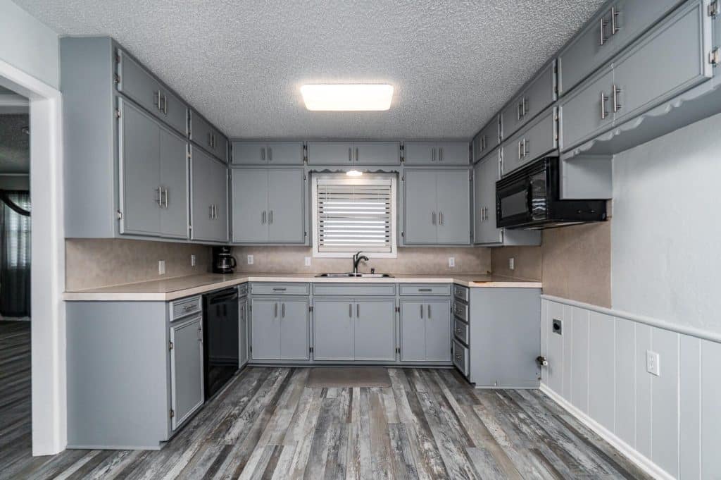 1023 NW 11th St Tulia, TX 79088 image 3