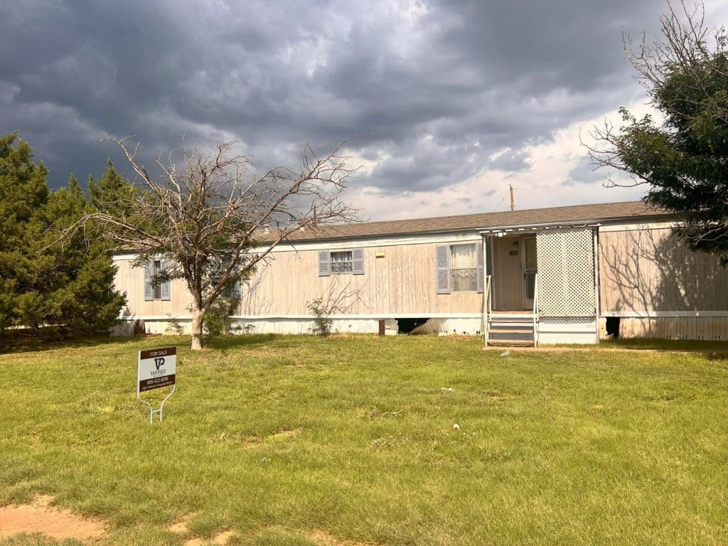 1408 Hastey Dr, Plainview, TX 79072 image 1