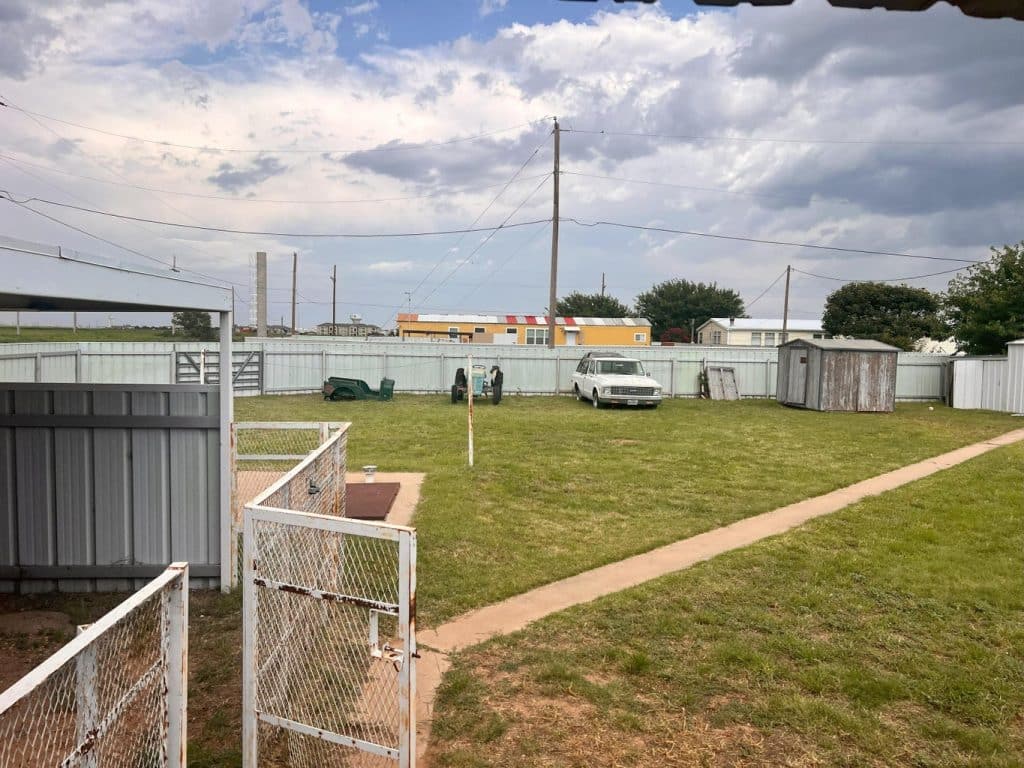 1408 Hastey Dr, Plainview, TX 79072 image 3