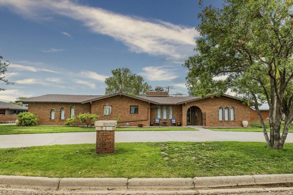 42 Crockett Dr, Tulia, TX 79088 image 1
