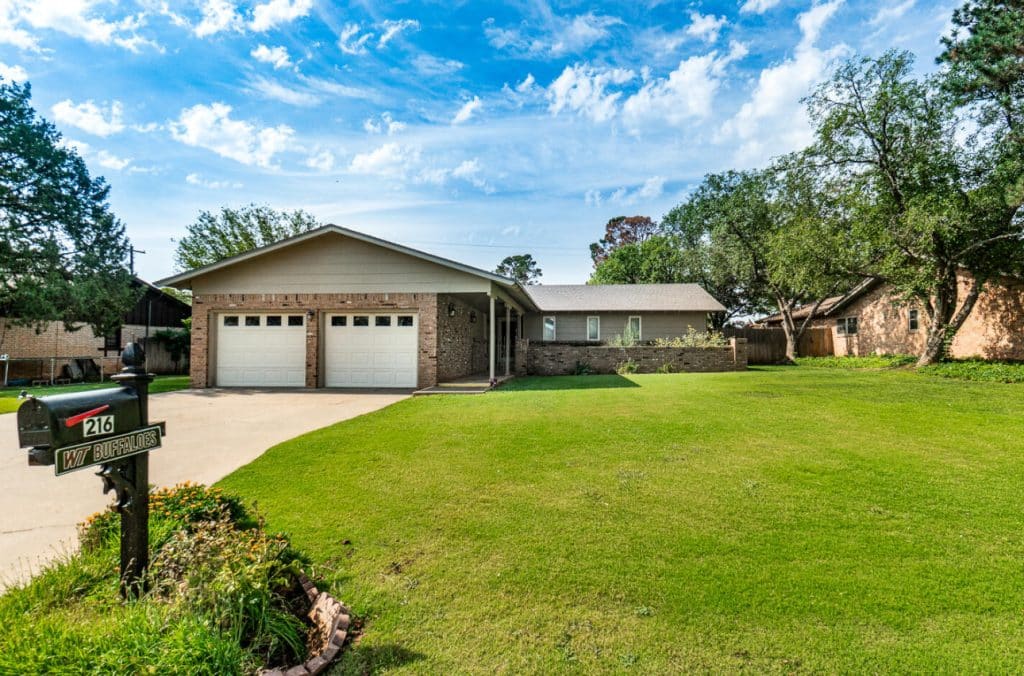 216 Comanche Trail, Tulia TX 79088 image 1