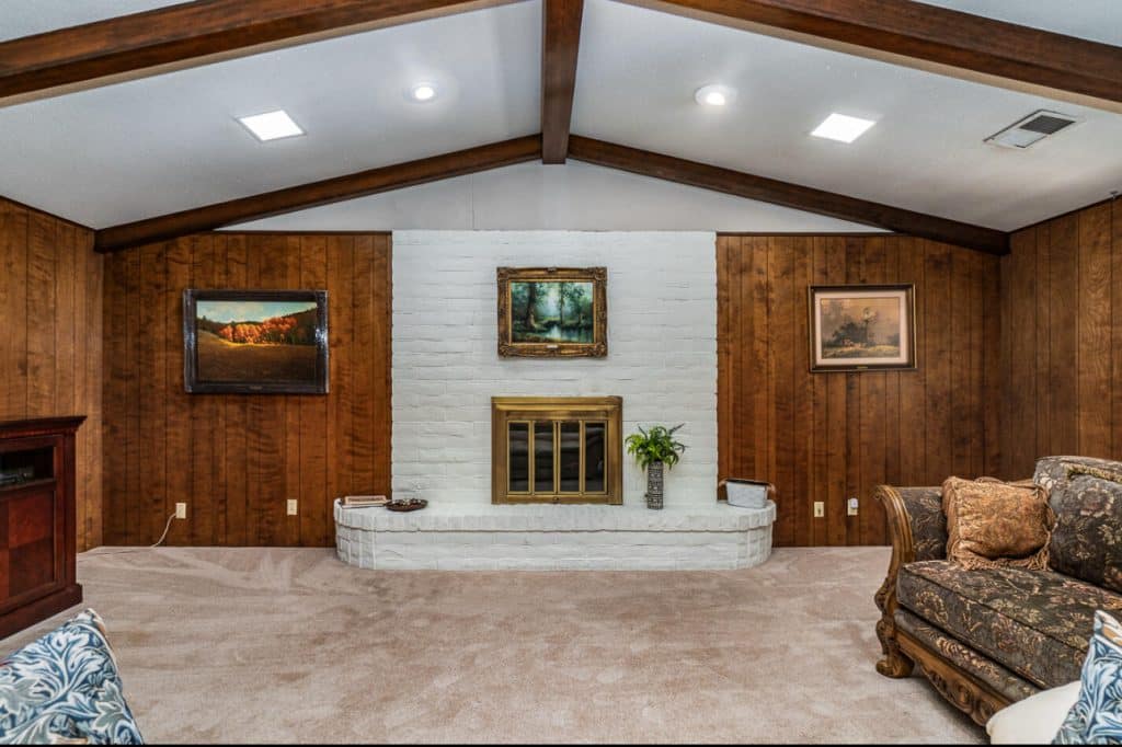 216 Comanche Trail, Tulia TX 79088 image 2