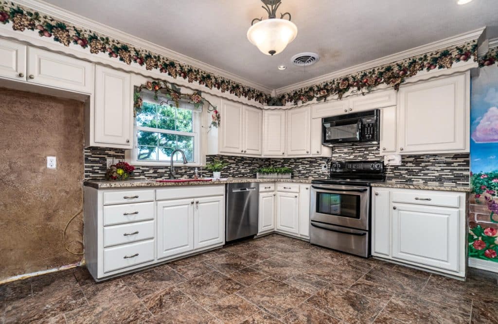 512 N Dallas Ave Tulia TX 79088 image 3