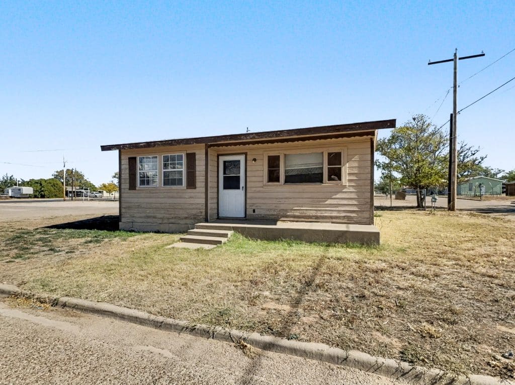 500 NW 10th St Dimmitt TX 79027 image 1