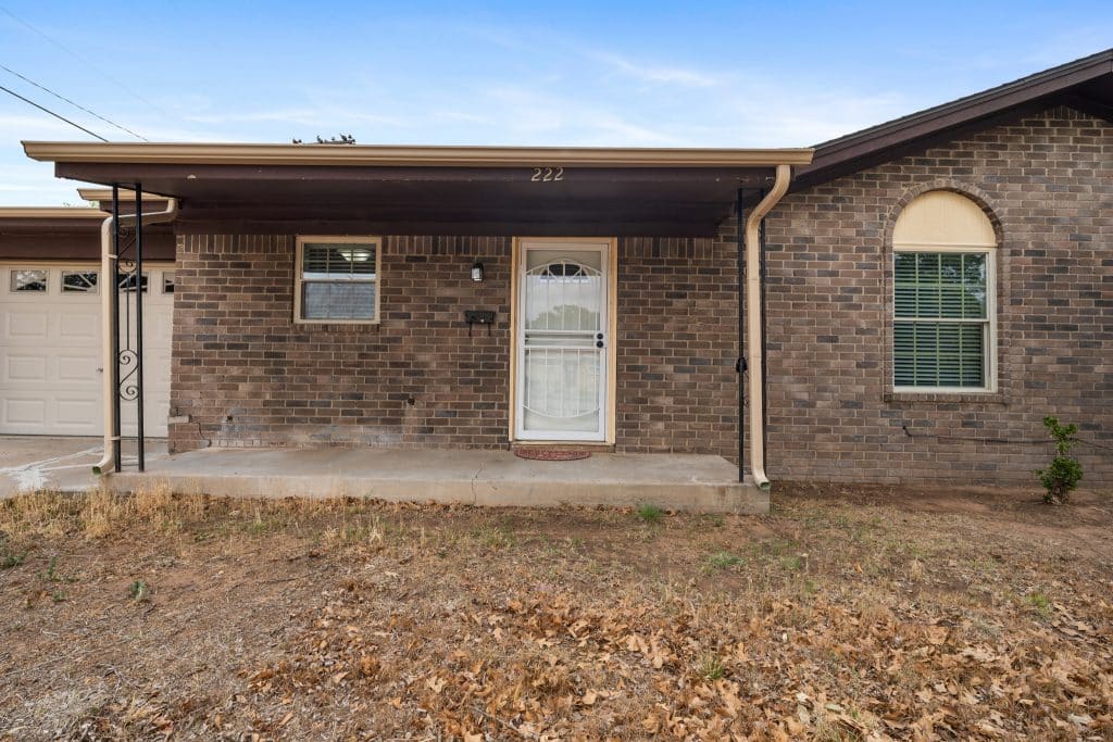 222 NW 11th St Dimmitt TX 79027 image 4