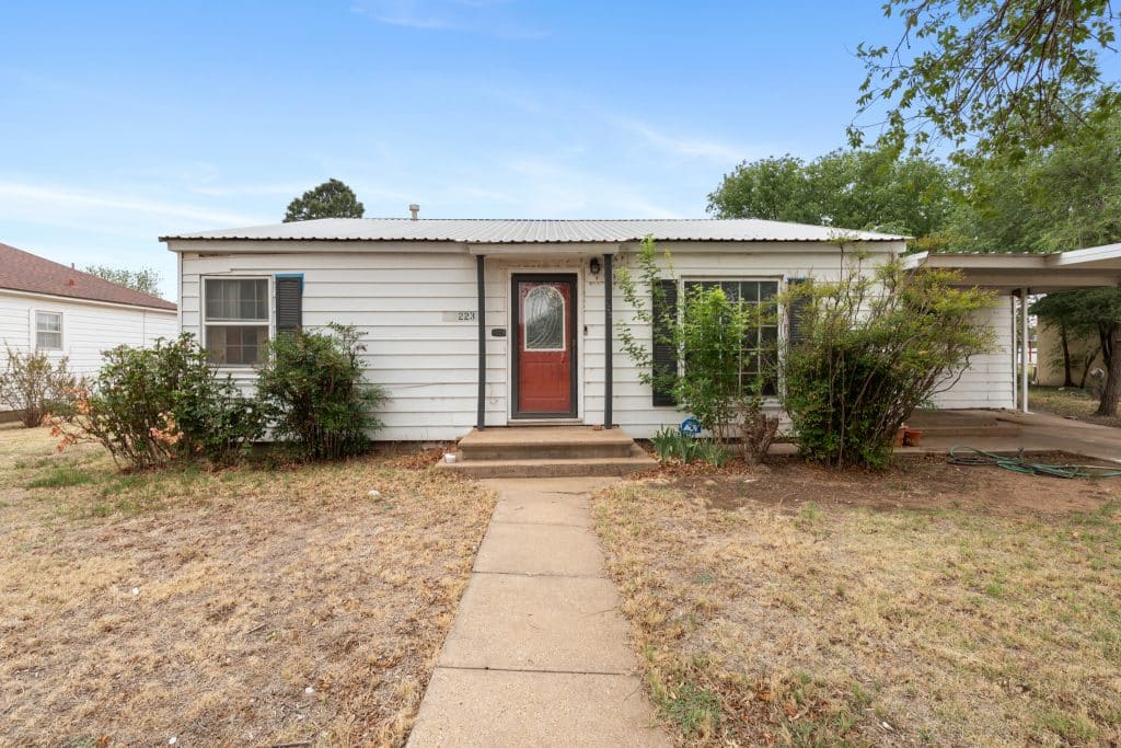223 N Donley Ave Tulia TX 79088 image 5