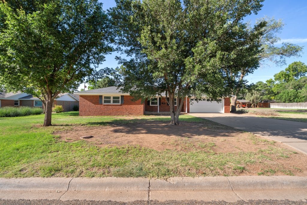 609 W Cleveland St Dimmitt TX 79027 image 1