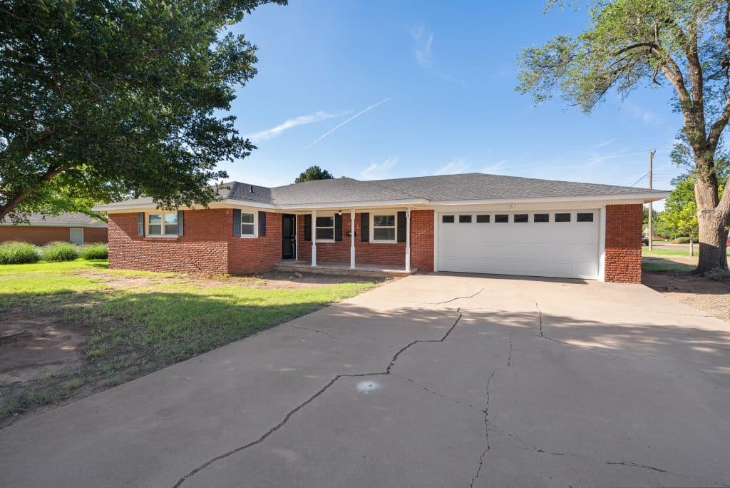 609 W Cleveland St Dimmitt TX 79027 image 3